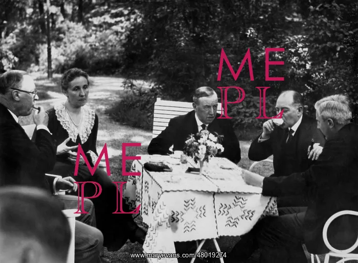 : Arthur Henderson, Horace Rumold, Julius Curtius and Bernhard : Arthur Henderson, Horace Rumold, Julius Curtius and Bernhard