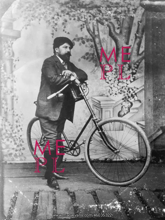 : Arthur Schnitzler with bicycle : Arthur Schnitzler with bicycle