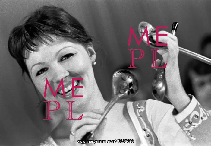 : Artist Larisa Nezmadova : Artist Larisa Nezmadova