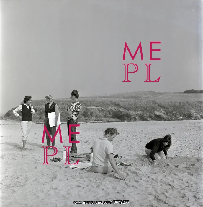 : Artists on the beach at St Ives, Cornwall : Artists on the beach at St Ives, Cornwall