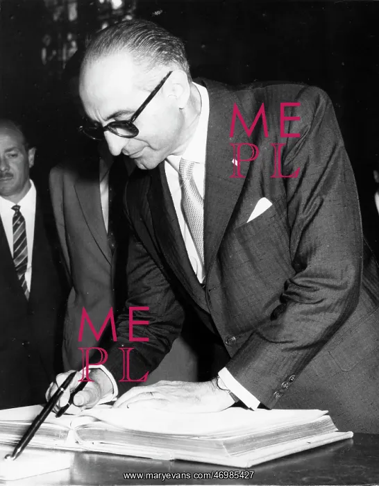 : Arturo Frondizi : Arturo Frondizi