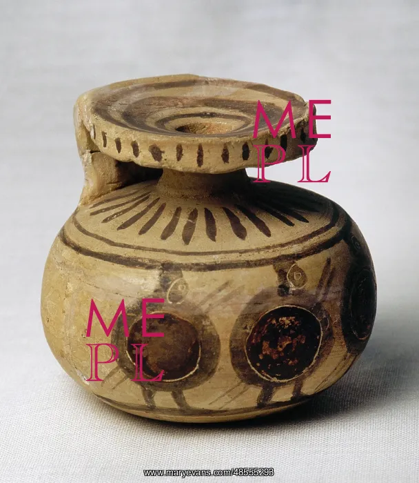 : Aryballos decorated with four warriors. From Corintio. 4th c : Aryballos decorated with four warriors. From Corintio. 4th c