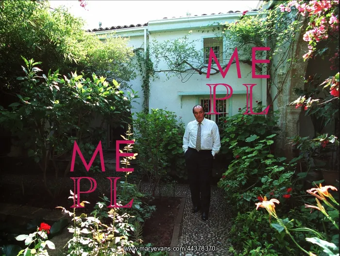 : Asil Nadir In The Garden Of : Asil Nadir In The Garden Of