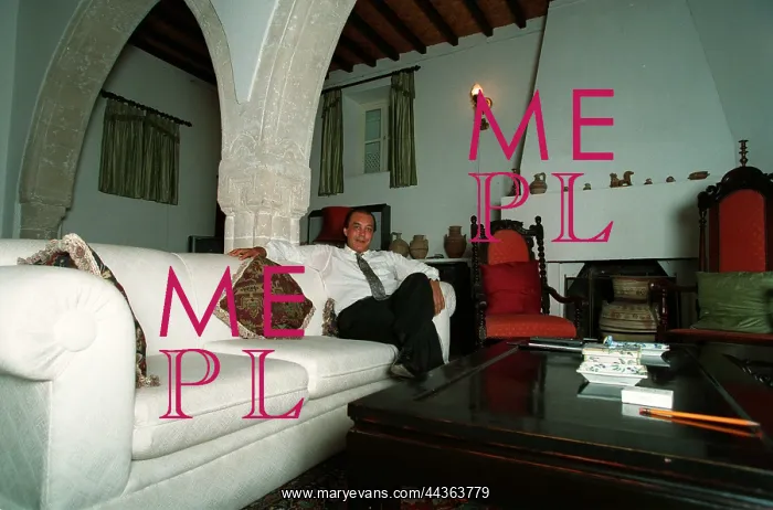 : Asil Nadir In The Lounge Of : Asil Nadir In The Lounge Of