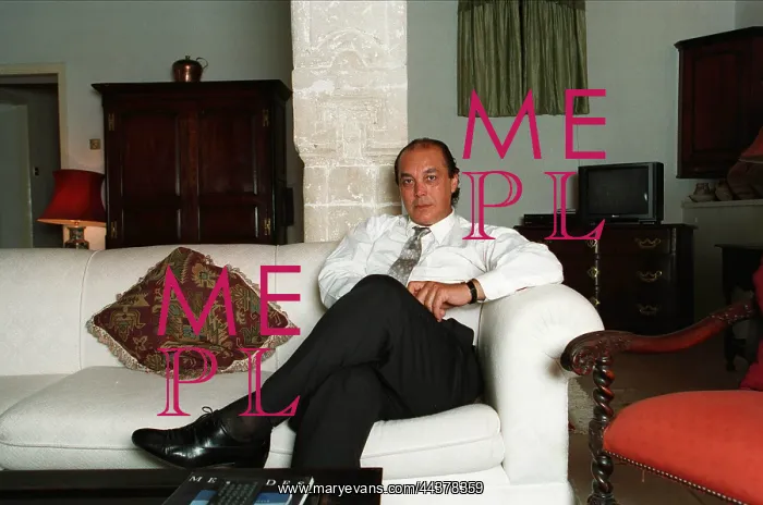 : Asil Nadir In The Lounge Of : Asil Nadir In The Lounge Of