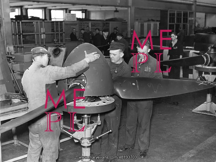 : Assembly of Stuka propeller in German weapons factory, 194 : Assembly of Stuka propeller in German weapons factory, 194