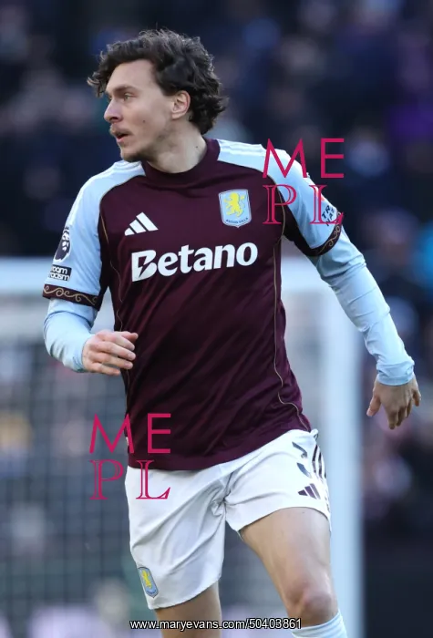 : Aston Villa v Nottingham Forest - Premier League : Aston Villa v Nottingham Forest - Premier League