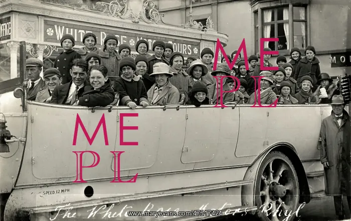 : Aston Workhouse in charabanc at Rhyl : Aston Workhouse in charabanc at Rhyl