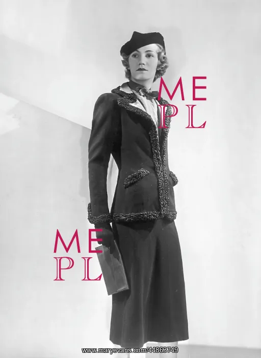 : ASTRAKHAN TRIMMED SUIT : ASTRAKHAN TRIMMED SUIT