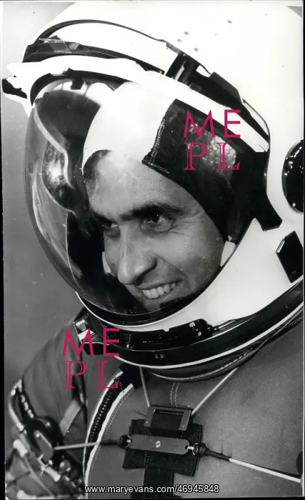 : Astronaut - Comets - NASA - Space - Spacecraft - UFOs : Astronaut - Comets - NASA - Space - Spacecraft - UFOs