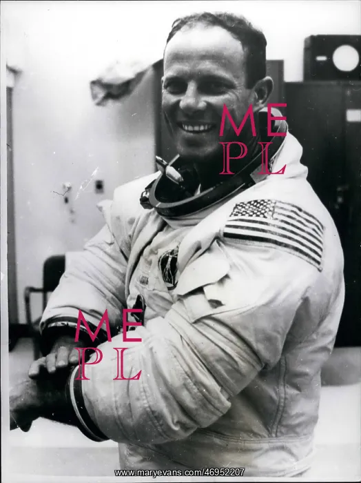 : Astronaut - Comets - NASA - Space - Spacecraft - UFOs : Astronaut - Comets - NASA - Space - Spacecraft - UFOs
