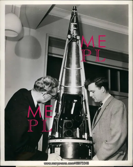 : Astronaut - Comets - NASA - Space - Spacecraft - UFOs : Astronaut - Comets - NASA - Space - Spacecraft - UFOs