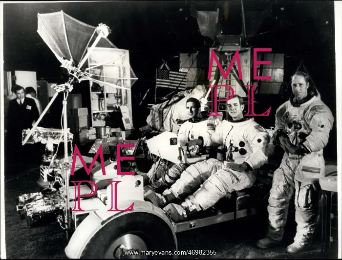 : Astronaut - Comets - NASA - Space - Spacecraft - UFOs : Astronaut - Comets - NASA - Space - Spacecraft - UFOs