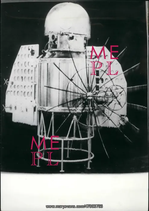 : Astronaut - Comets - NASA - Space - Spacecraft - UFOs : Astronaut - Comets - NASA - Space - Spacecraft - UFOs