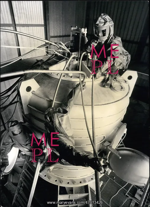 : Astronaut - Comets - NASA - Space - Spacecraft - UFOs : Astronaut - Comets - NASA - Space - Spacecraft - UFOs