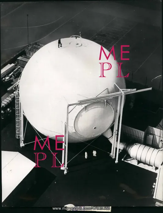 : Astronaut - Comets - NASA - Space - Spacecraft - UFOs : Astronaut - Comets - NASA - Space - Spacecraft - UFOs