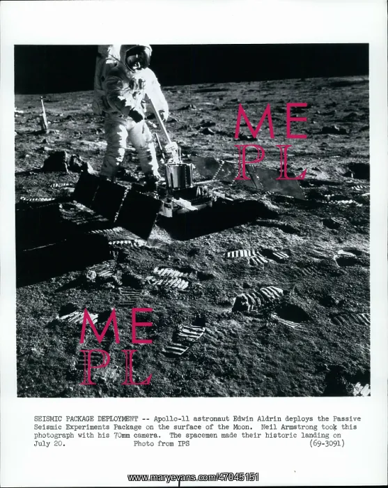 : Astronaut - Comets - NASA - Space - Spacecraft - UFOs : Astronaut - Comets - NASA - Space - Spacecraft - UFOs