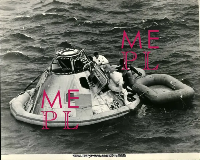 : Astronaut - Comets - NASA - Space - Spacecraft - UFOs : Astronaut - Comets - NASA - Space - Spacecraft - UFOs