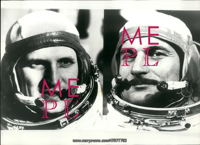 : Astronaut - Comets - NASA - Space - Spacecraft - UFOs : Astronaut - Comets - NASA - Space - Spacecraft - UFOs