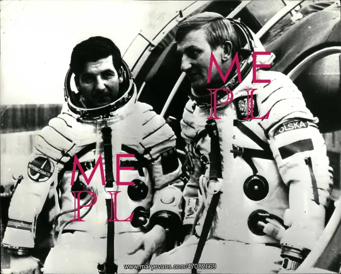 : Astronaut - Comets - NASA - Space - Spacecraft - UFOs : Astronaut - Comets - NASA - Space - Spacecraft - UFOs