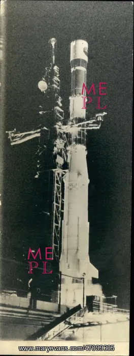 : Astronaut - Comets - NASA - Space - Spacecraft - UFOs : Astronaut - Comets - NASA - Space - Spacecraft - UFOs