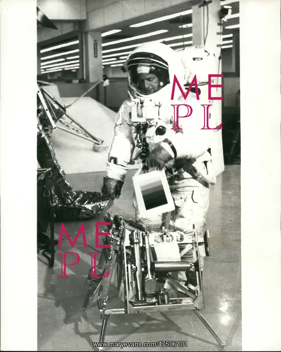 : Astronaut - Comets - NASA - Space - Spacecraft - UFOs : Astronaut - Comets - NASA - Space - Spacecraft - UFOs