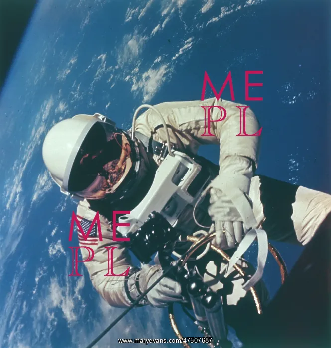 : ASTRONAUT SPACEWALKING : ASTRONAUT SPACEWALKING