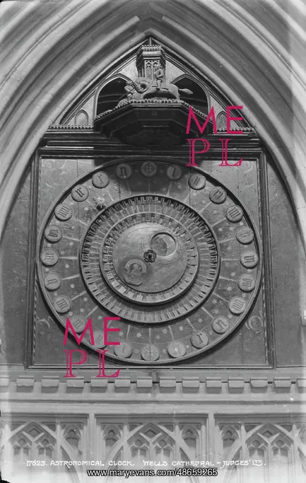 : Astronomical Clock at Wells Cathedral : Astronomical Clock at Wells Cathedral