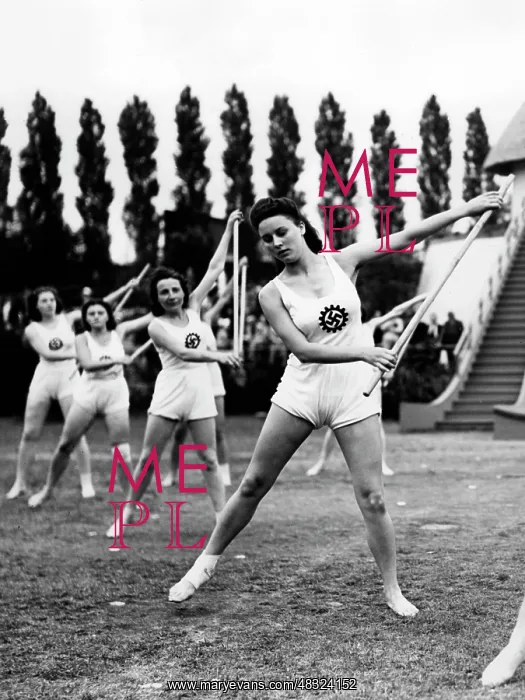 : Athletic competition of the KdF in Berlin, 1941 : Athletic competition of the KdF in Berlin, 1941