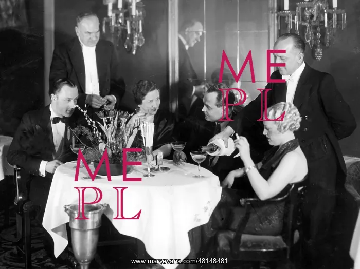 : Atlantik bar in Berlin, 1937 : Atlantik bar in Berlin, 1937