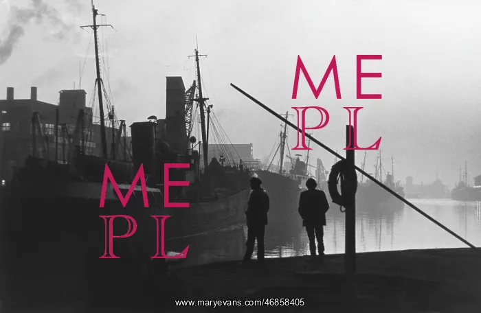 : Atmospheric scene on the docks at Hull, Yorkshire : Atmospheric scene on the docks at Hull, Yorkshire