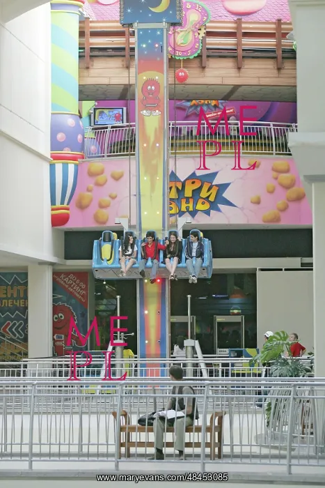 : Atrium shopping and entertainment complex : Atrium shopping and entertainment complex