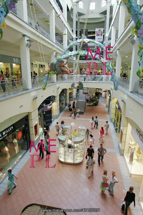  : Atrium shopping and entertainment complex