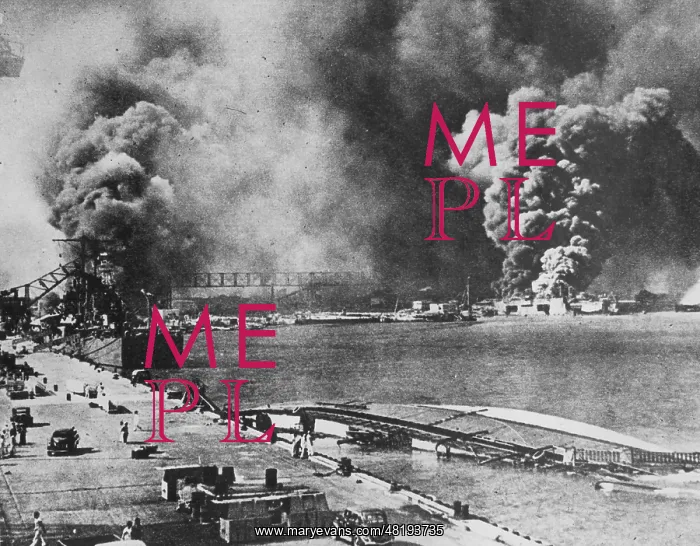 : Attack on Pearl Harbour, 1941 (b / w photo) : Attack on Pearl Harbour, 1941 (b / w photo)