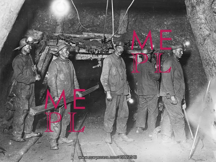 : Attempt to rescue 43 men trapped in the ? : Attempt to rescue 43 men trapped in the ?