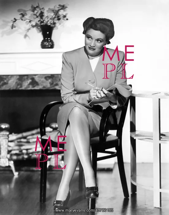 : Attentive secretary : Attentive secretary