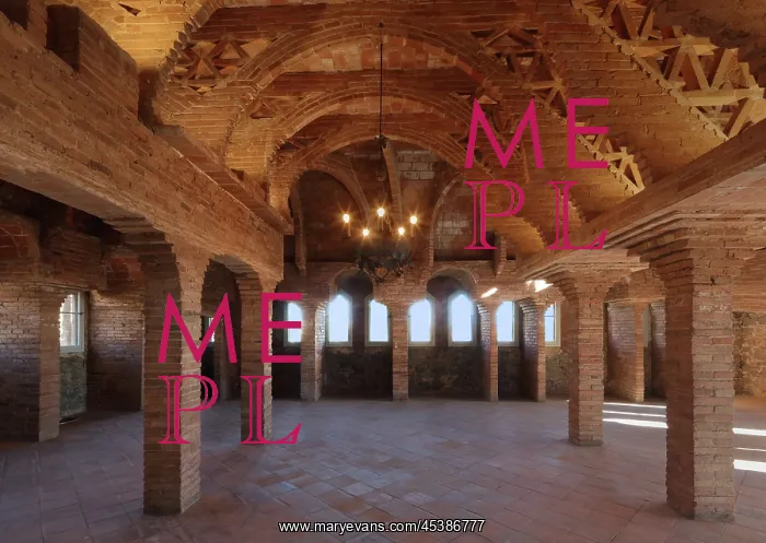 : Attic, Torre Bellesguard, Barcelona : Attic, Torre Bellesguard, Barcelona