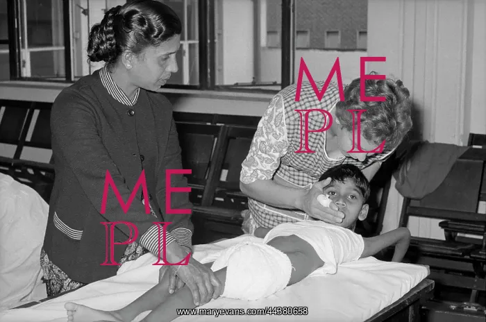 : August 19 1962 - Mrs. E. L. Thomson, one of three physiother : August 19 1962 - Mrs. E. L. Thomson, one of three physiother
