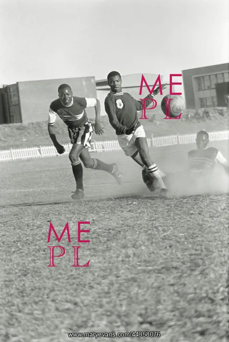 : August 27 1967 - A Coastals forward beats a Clermont : August 27 1967 - A Coastals forward beats a Clermont