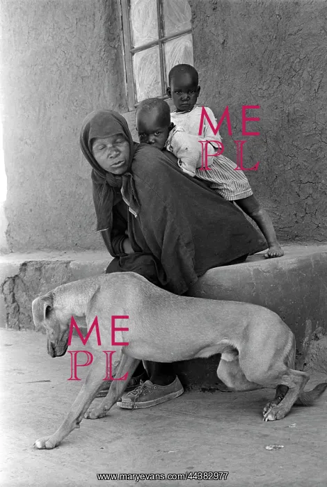 : August 6 1967 - Mrs Sebopa with her children. A top : August 6 1967 - Mrs Sebopa with her children. A top