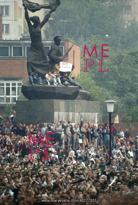 : August putsch. Rallies of democracy supporters : August putsch. Rallies of democracy supporters