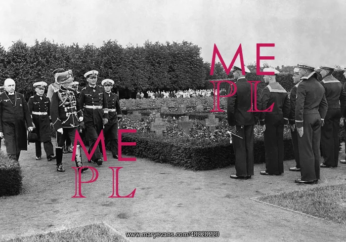 : August von Mackensen honors the fallen marines in : August von Mackensen honors the fallen marines in