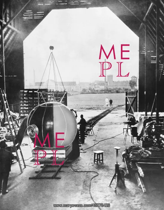 : Auguste Piccard's nacelle under construction : Auguste Piccard's nacelle under construction