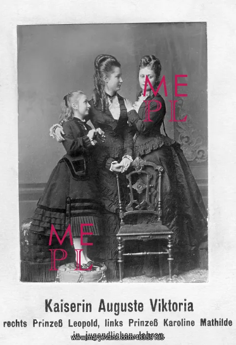 : Auguste Viktoria with two sisters, around 1875 : Auguste Viktoria with two sisters, around 1875