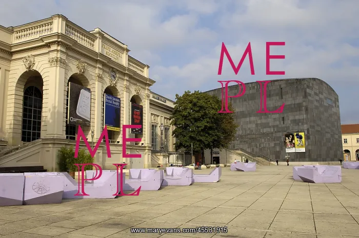 : AUSTRIA. Vienna. MuseumsQuartier (Museum Quarter) : AUSTRIA. Vienna. MuseumsQuartier (Museum Quarter)
