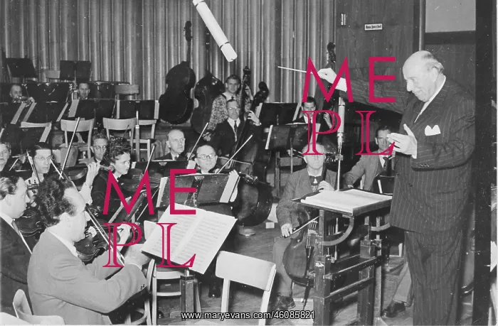 : The Austrian composer Robert Stolz conducted the : The Austrian composer Robert Stolz conducted the