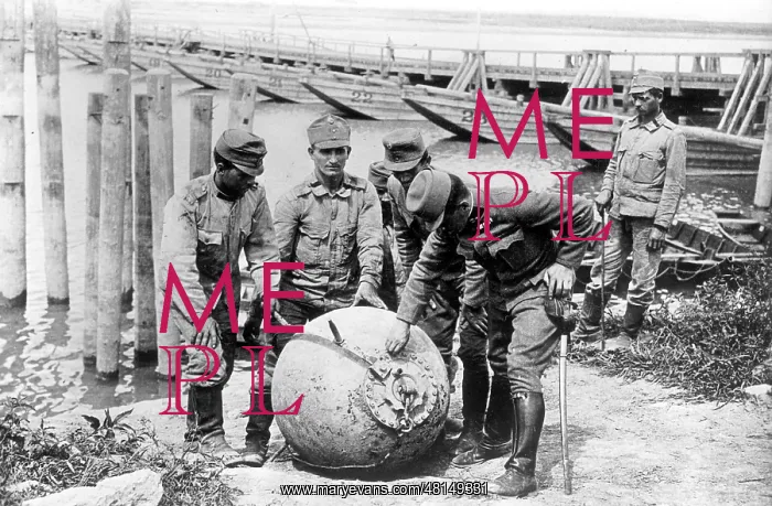 : Austro-Hungarian soldiers with a naval mine, 1916 : Austro-Hungarian soldiers with a naval mine, 1916