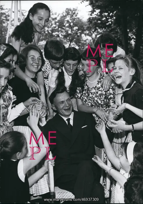 : Author - Book Reviewers - Columnist - Editors : Author - Book Reviewers - Columnist - Editors