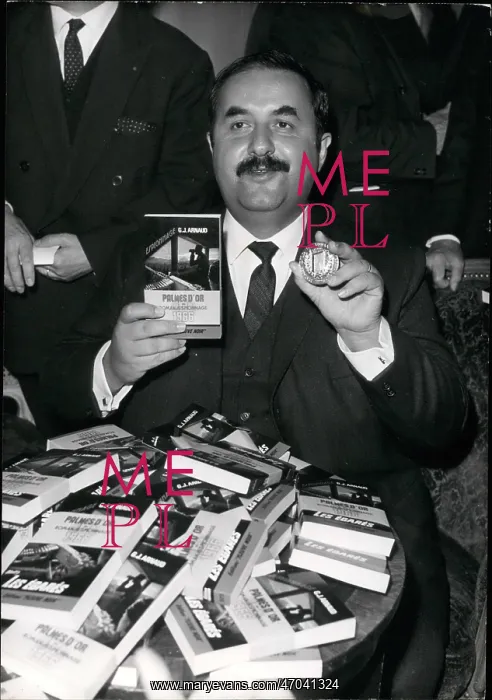 : Author - Book Reviewers - Columnist - Editors : Author - Book Reviewers - Columnist - Editors