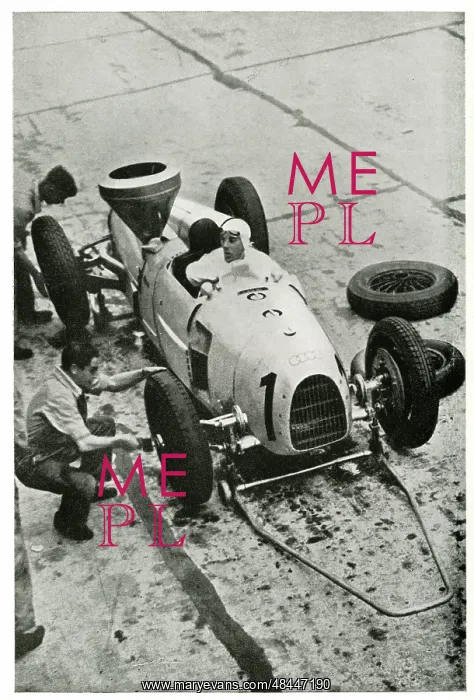 : Auto-Union racing car, tyre change and refuelling : Auto-Union racing car, tyre change and refuelling